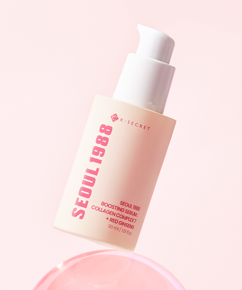 SEOUL 1988  Collagen Boosting Serum 30ml, flacon sur fond rose, visuel produit K-SECRET, flacon pompe