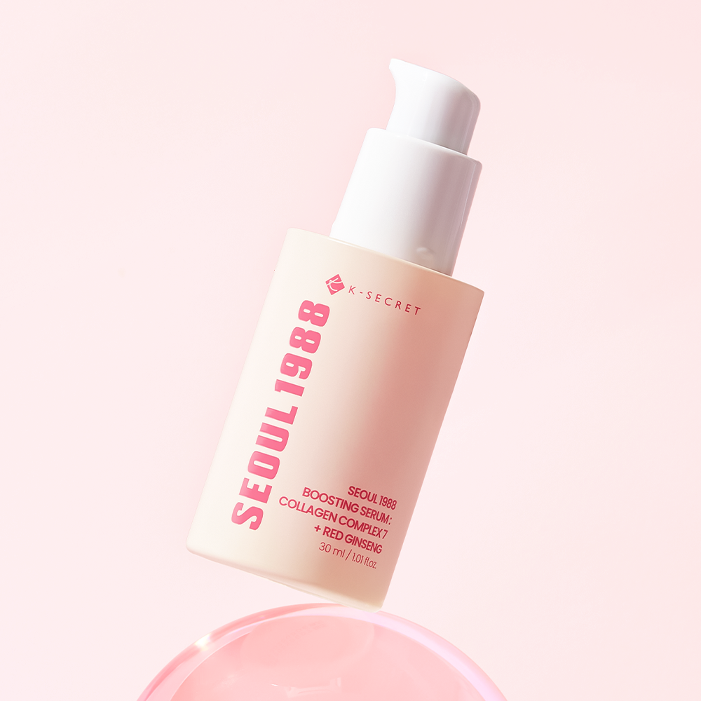 SEOUL 1988  Collagen Boosting Serum 30ml, flacon sur fond rose, visuel produit K-SECRET, flacon pompe