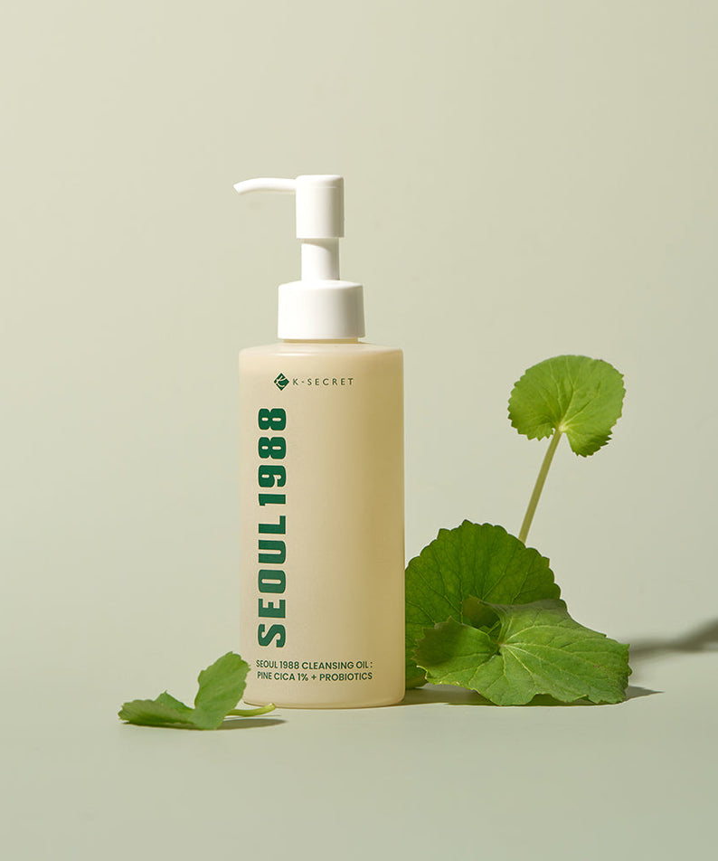 SEOUL 1988 Pine Cica Cleansing Oil 200ml de la marque SEOUL, flacon avec feuilles de cica sur fond clair.