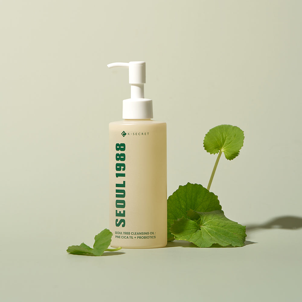 SEOUL 1988 Pine Cica Cleansing Oil 200ml de la marque SEOUL, flacon avec feuilles de cica sur fond clair.