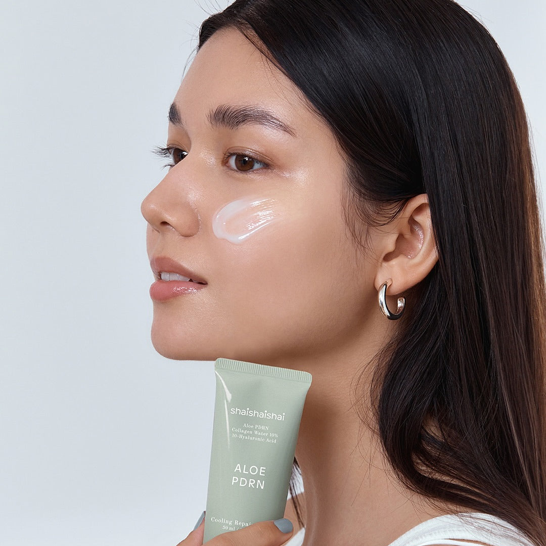 SHAISHAISHAI [1+] Aloe PDRN Cooling Repair Cream 50ml, femme applique la crème verte, peau hydratée et fraîche, visage
