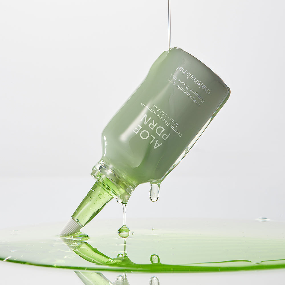 SHAISHAISHAI [1+1] Aloe PDRN Cooling Repair Ampoule 50ml, flacon vert sur fond blanc avec gel d’aloe illustratif.