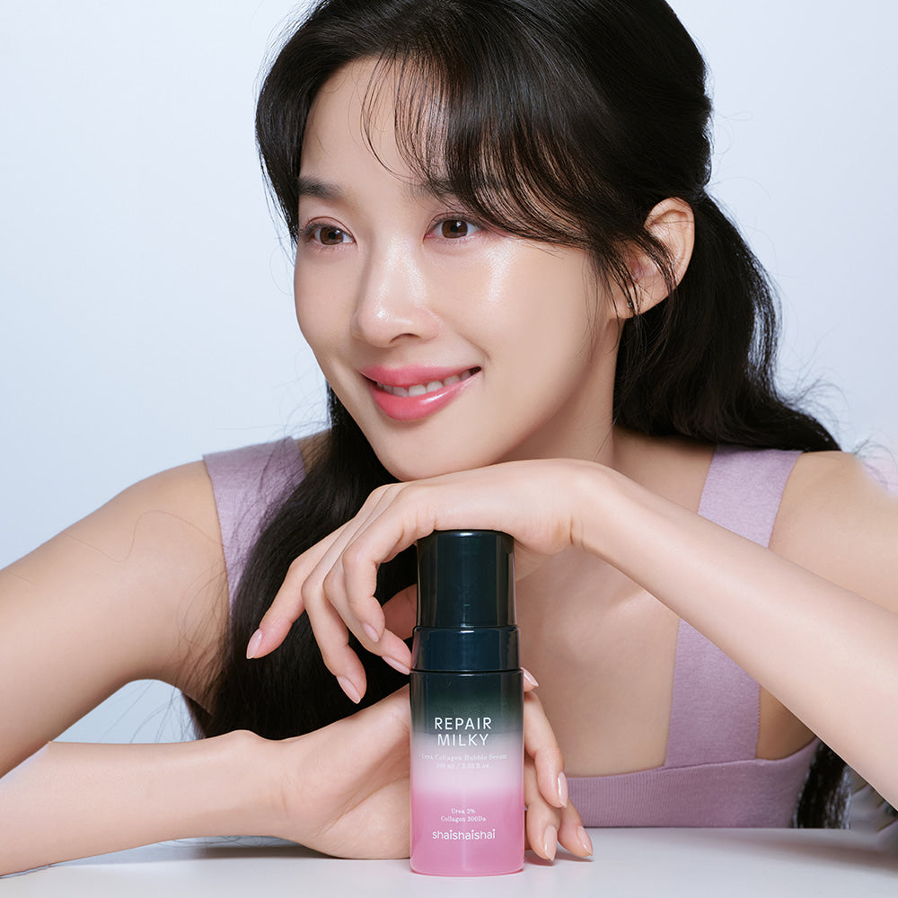 SHAISHAISHAI Repair Milky Urea Glow Bubble Serum 100ml : bouteille sur fond clair, femme asiatique en studio, ambiance beauté