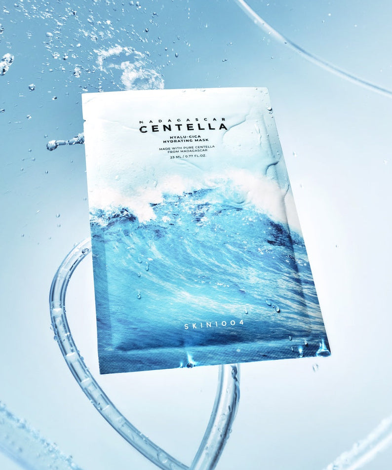 SKIN1004 Madagascar Centella Hyalu-Cica Acid Hydrating Mask 23ml [5 sheets], masque SKIN1004 avec eau et flacon, visuel bleu