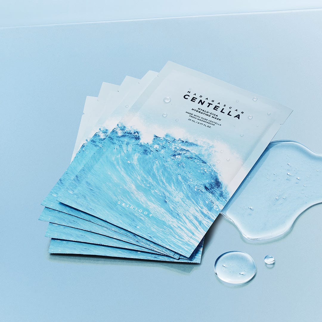 SKIN1004 Madagascar Centella Hyalu-Cica Acid Hydrating Mask 23ml [5 sheets] : masques hydratants sur fond bleu, marque CE N TELLIA