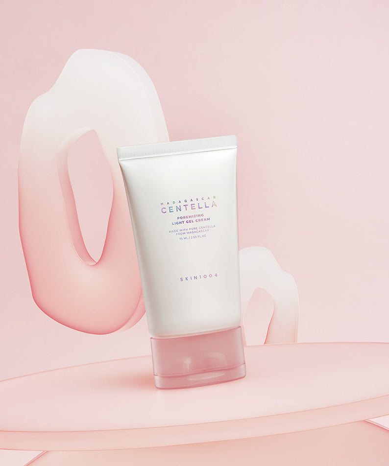 SKIN1004 Madagascar Centella Poremizing Light Gel Cream 75ml de SKIN1004, tube sur fond rose, visuel produit