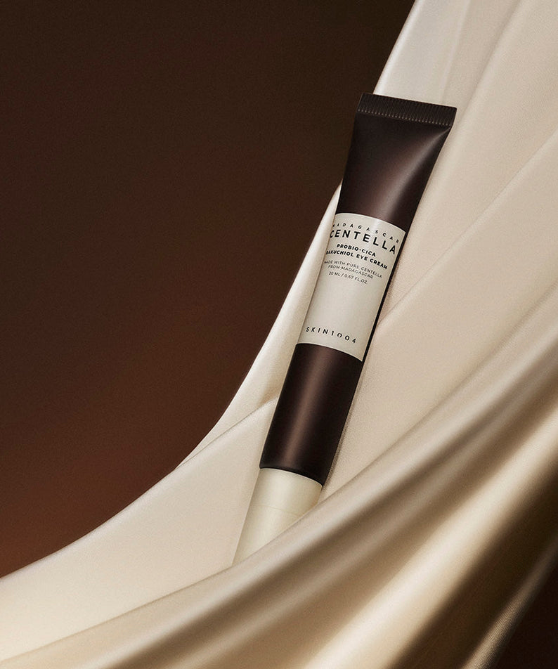 SKIN1004 Madagascar Centella Probio-cica Bakuchiol Eye Cream 20ml, tube près de tissu crème, éclairage doux, marque SKIN1004
