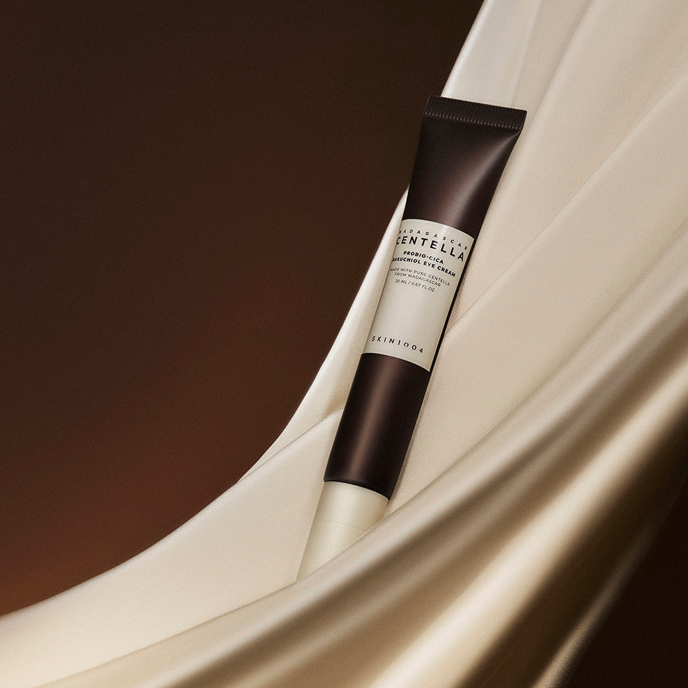 SKIN1004 Madagascar Centella Probio-cica Bakuchiol Eye Cream 20ml, tube près de tissu crème, éclairage doux, marque SKIN1004