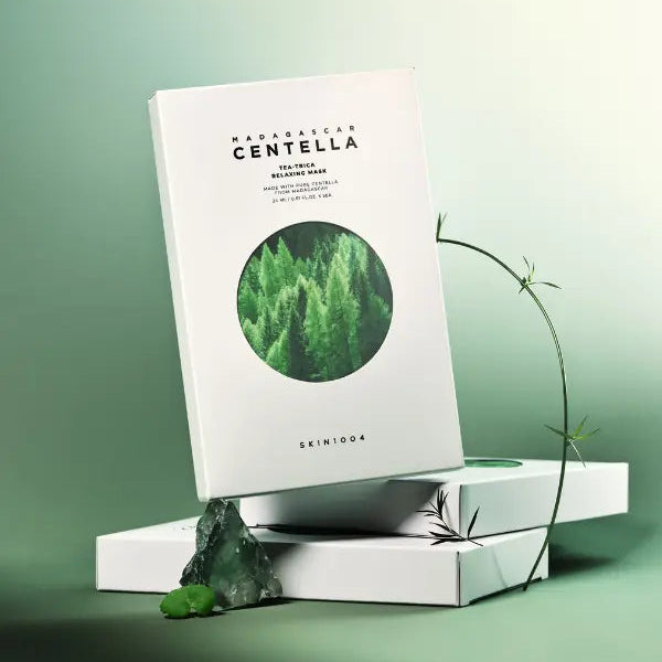 SKIN1004 Madagascar Centella Tea-trica Relaxing Mask 24ml [5 sheets] de la marque SKIN1004, pack sur fond vert.
