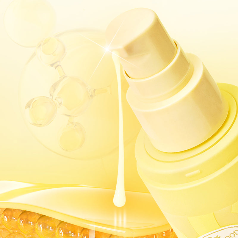 SKINFOOD Banana PDRN Booster Serum 80ml, marque SKINFOOD, flacon jaune sur fond baies et gouttes, visuel lumineux