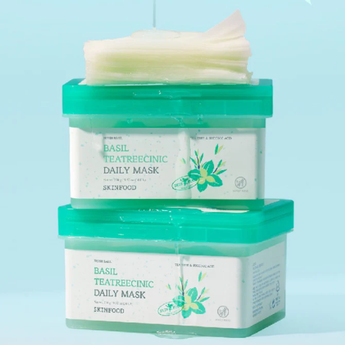 SKINFOOD [NEW] Basil Tea Tree Cynic Daily Mask 30 Sheets, pots de masques verts à l’arrière-plan bleu clair
