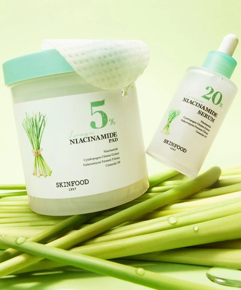 SKINFOOD Lemongrass Niacinamide 5 60 Pads et sérum sur fond de citronnelle fraîche