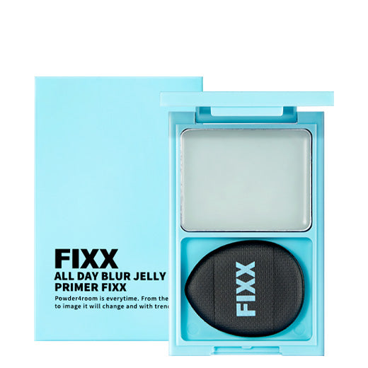 SO NATURAL All Day Blur Jelly Primer Fixer FIXY en boîte, flacon et miroir, fond bleu clair, maquillage visage.