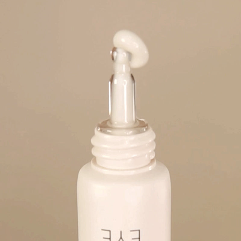 SO NATURAL Soft Eye Sal Butter 30ml, flacon crème pour les yeux sur fond beige, gros plan du packaging de la marque