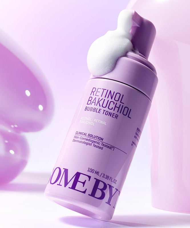 SOME BY MI Retinol Bakuchiol Bubble Toner 100ml, flacon violet sur fond pastel violet, bulles cosmétiques.