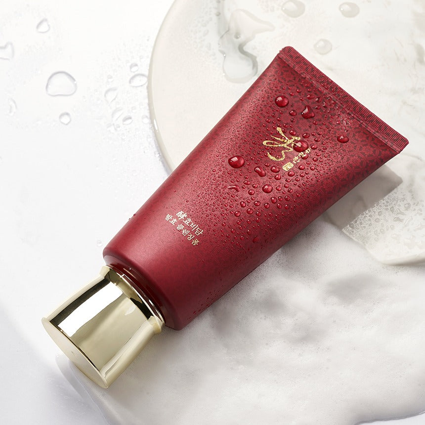 Décris l'image en français en mentionnant le produit, la marque et le contexte visuel : SOORYEHAN Hyobidam Fermented Cleansing Foam 160ml