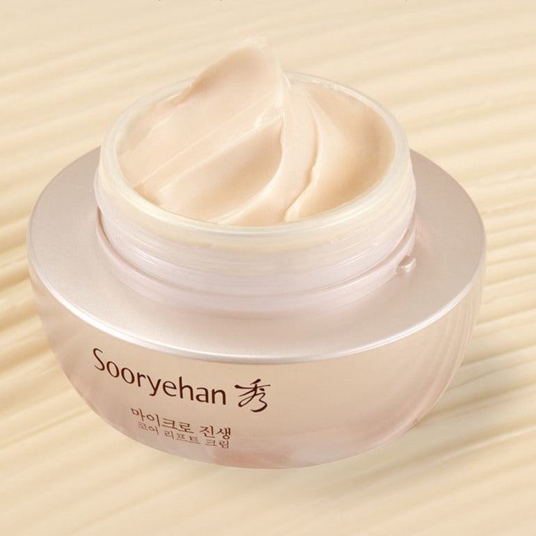SOORYEHAN Micro Ginseng Core Lift Cream 30ml, pot crème sur fond beige, texture ginseng, marque SOORYEHAN en gros plan.