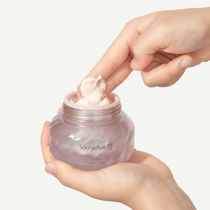 SOORYEHAN Ultimate Cream 50ml : pot et crème sur la main, marque Sooryehan, contexte cosmétique sur fond clair.