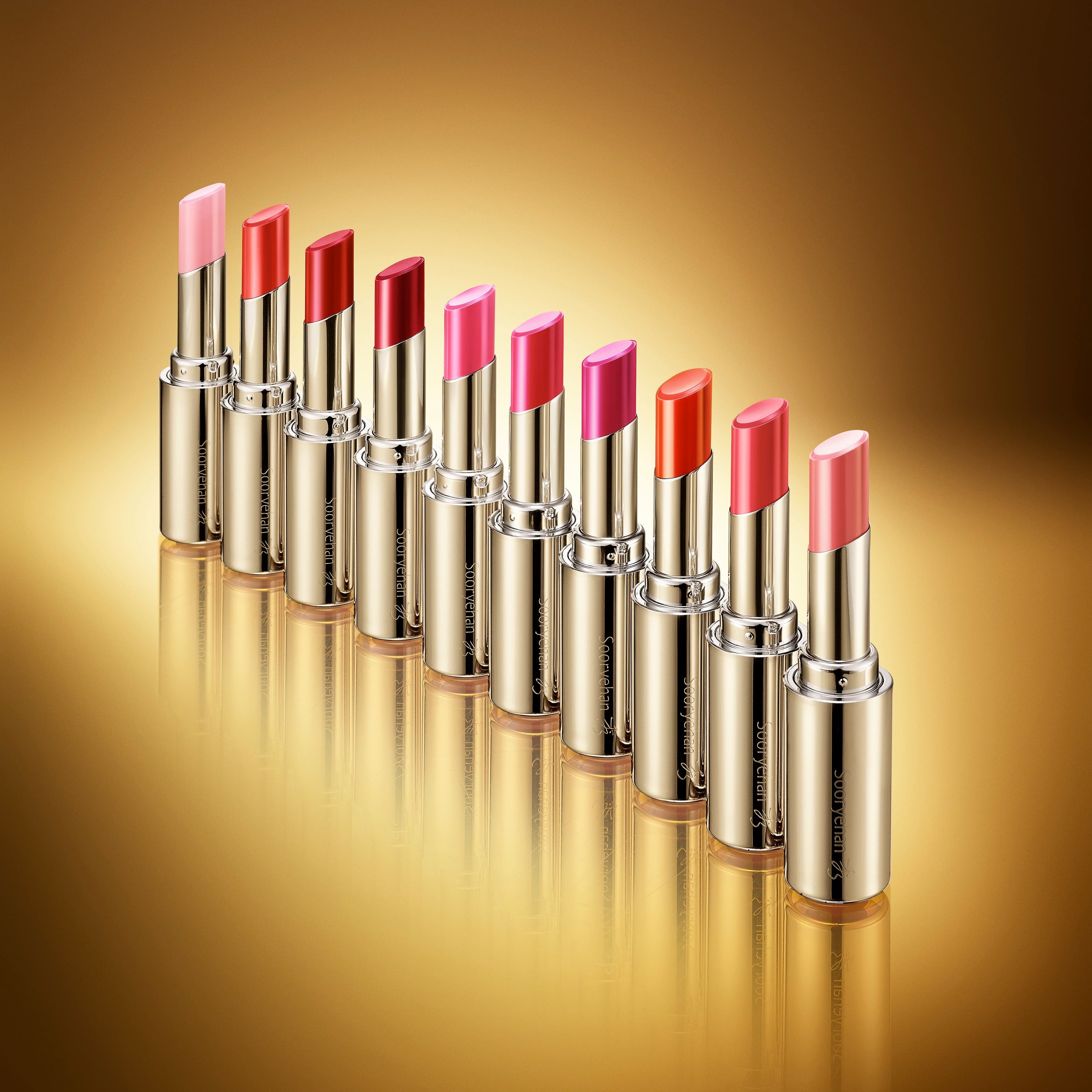 SOORYEHAN Yeon Silk Lip Rough 3.5g, rouges à lèvres SOORYEHAN sur fond doré, avec plusieurs teintes alignées, vue produit