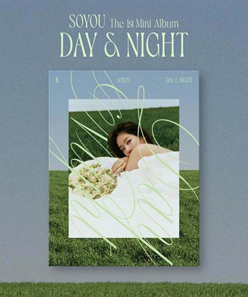 SOYOU - [Day&Night] 1st Album - Album Kpop, couverture sur fond herbe, style jour/nuit, mini album photo fleurie