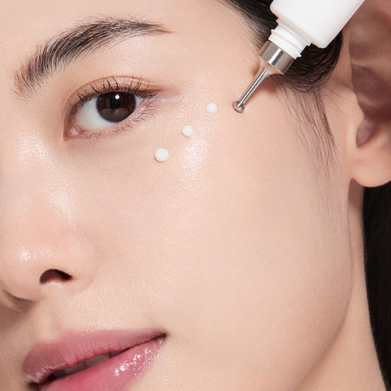 SULWHASOO Lumiwise Discoloration Corrector 30ml, application sur le visage avec embout compte-gouttes, marque coréenne.