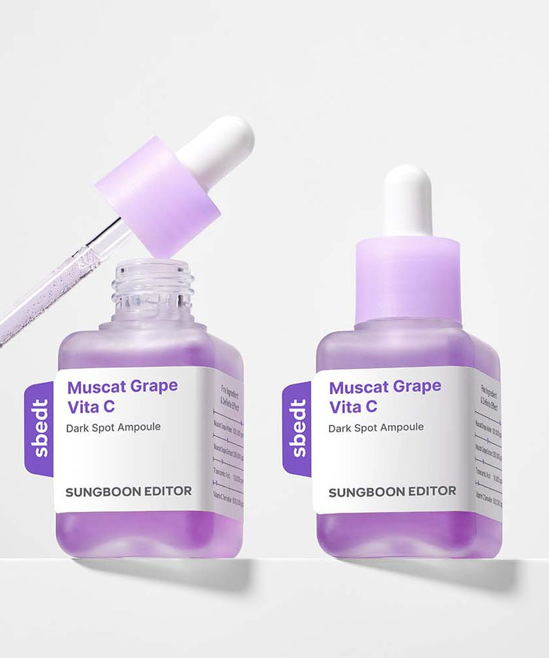 SUNGBOON EDITOR Grape Vita C Dark Spot Whitening Ampoule 40ml - Ampoules et pipette sur fond blanc, soin éclaircissant au raisin.