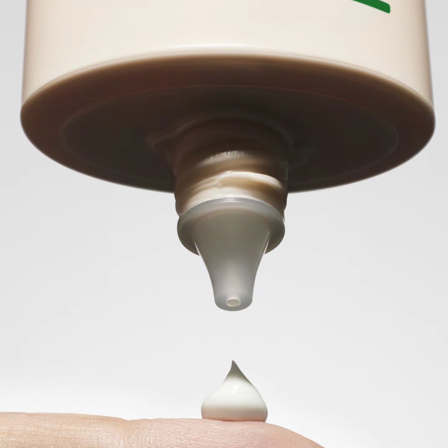 TALITHA KOUM To go Essence Sun Screen 60ml