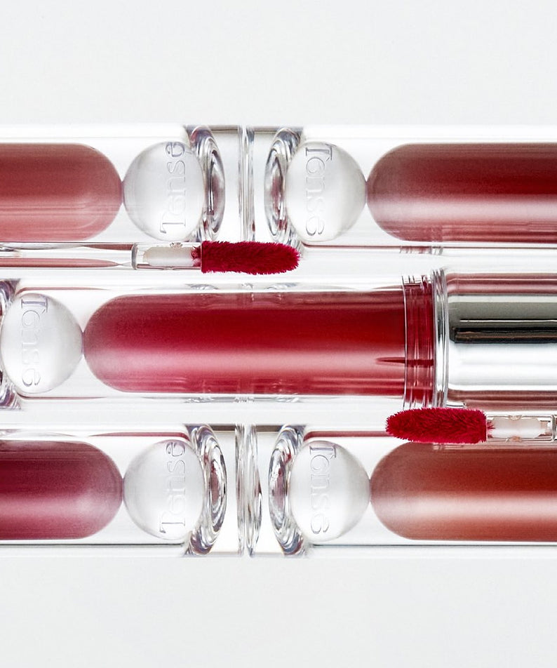 Collection de TENSE Shine Moment Glossy Tint, couleurs vives et élégantes, idéales pour une brillance longue durée.