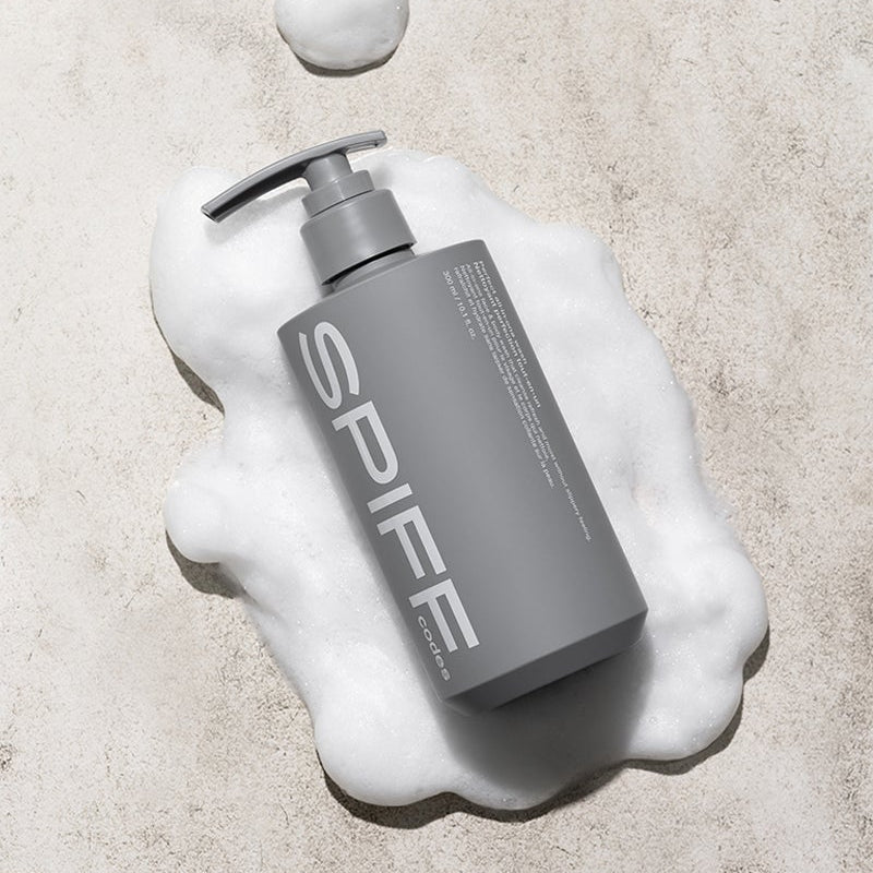 THE FACE SHOP  Speed Code Perfect All-in-One Wash 300ml sur mousse blanche, flacon gris et distributeur, fond béton.