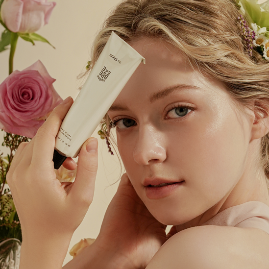 THE SAEM Urban Breeze Perfume Hand Cream Fall In Flower 50ml disponible sur Ma petite Coree, ton Eshop 100% K-beauty en direct de Seoul