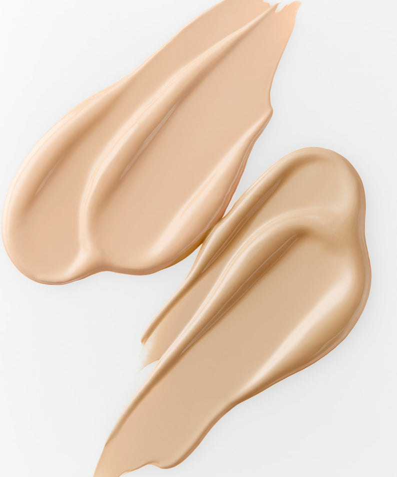 THE WHOO Gong Jin Hyang Brightening UV Protective BB Cream de la marque THE WHOO, texture crème BB sur fond clair.