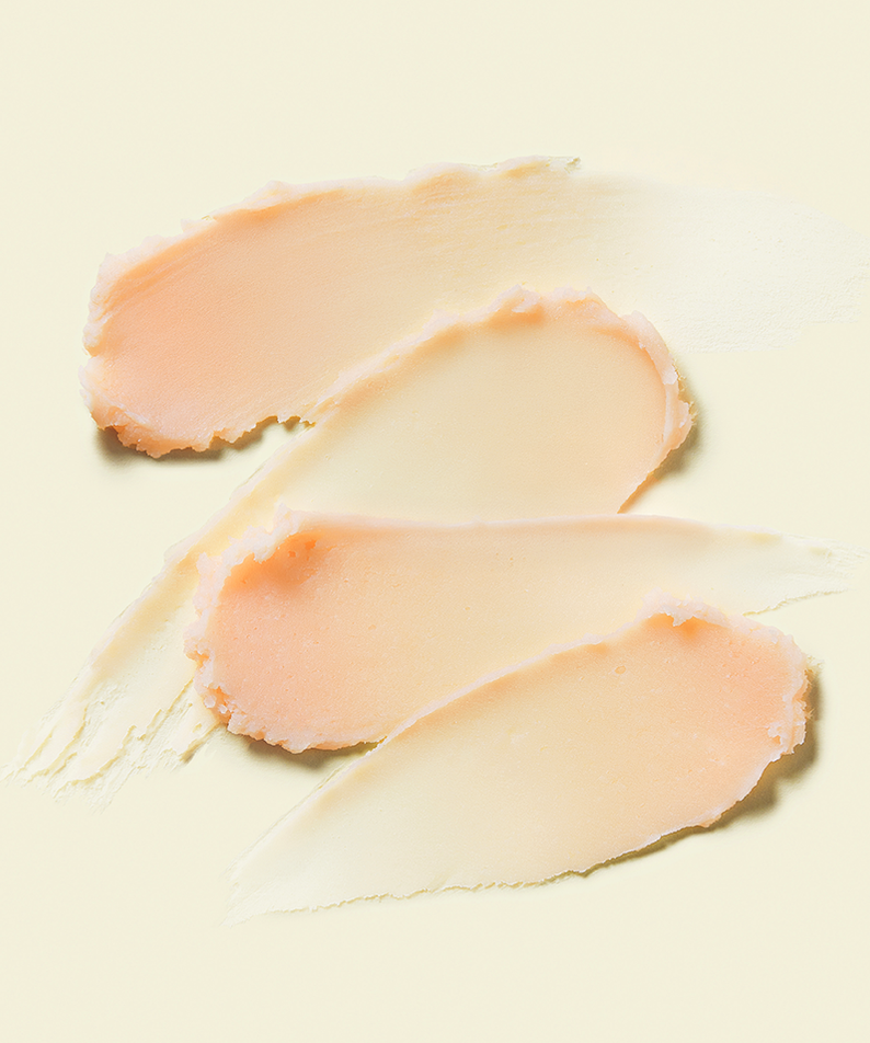 Textures crémeuses du TOCOBO Vita Airy Sun Primer 35ml affichant sa consistance et sa teinte lumineuse.