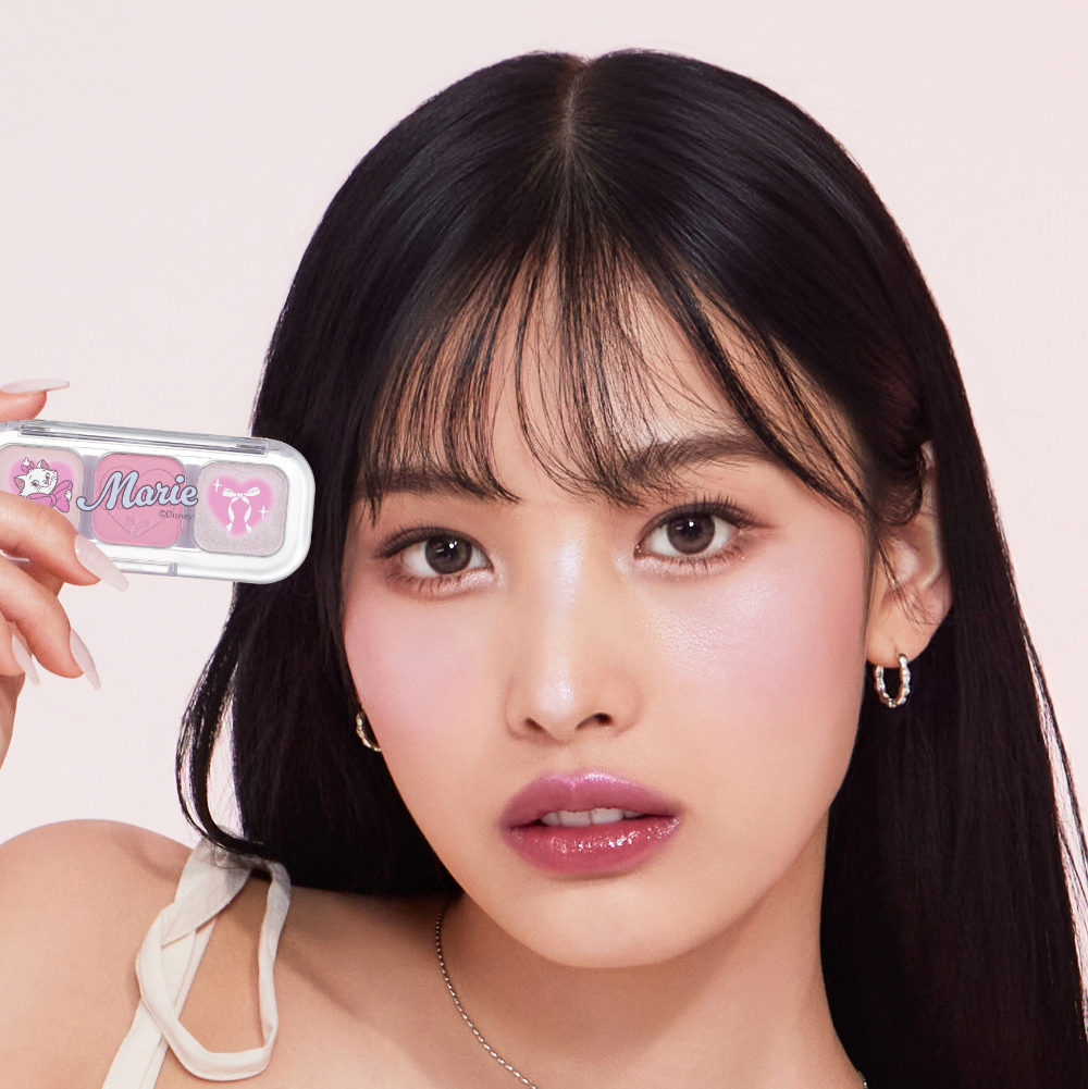 TONY MOLY Eyetone Eyeshadow Palette, maquillage yeux de la marque TONY MOLY sur photo beauté en gros plan