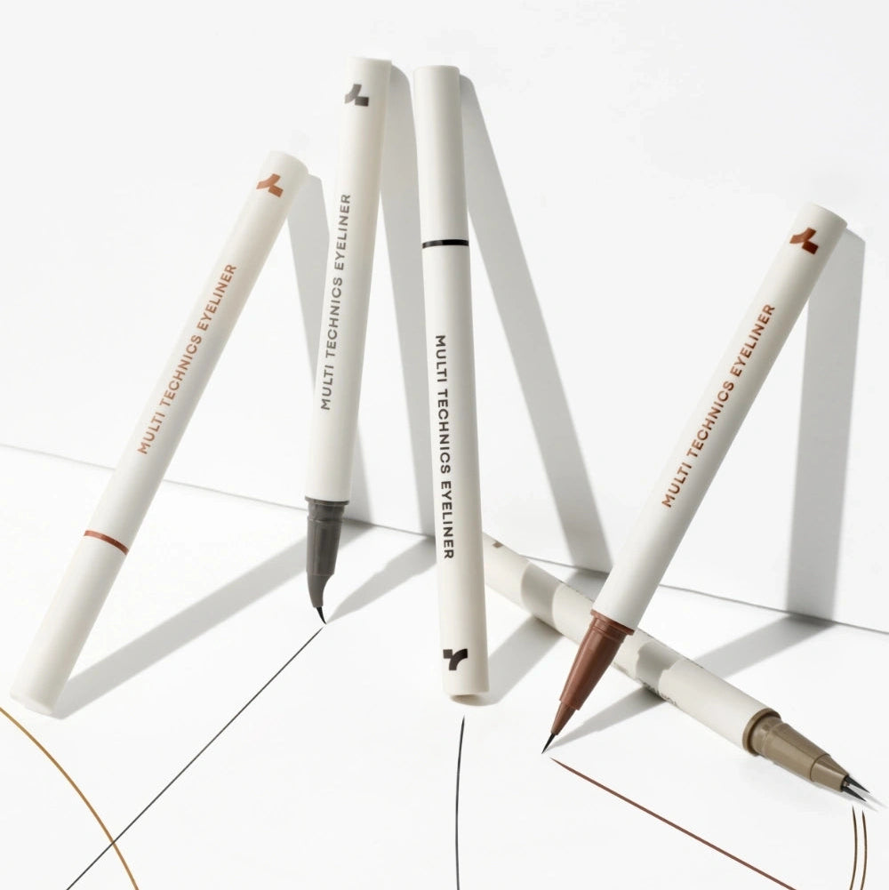 TONY MOLY Multi-Techniques Eyeliner, marque TONY MOLY, stylos eyeliner blancs sur fond clair avec lignes dessinées.