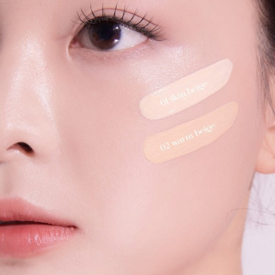 TONY MOLY My Luminouse Gel Glow Cushion 15g : maquillage glow sur peau, doigts appliquant la teinte, gros plan lumineux.