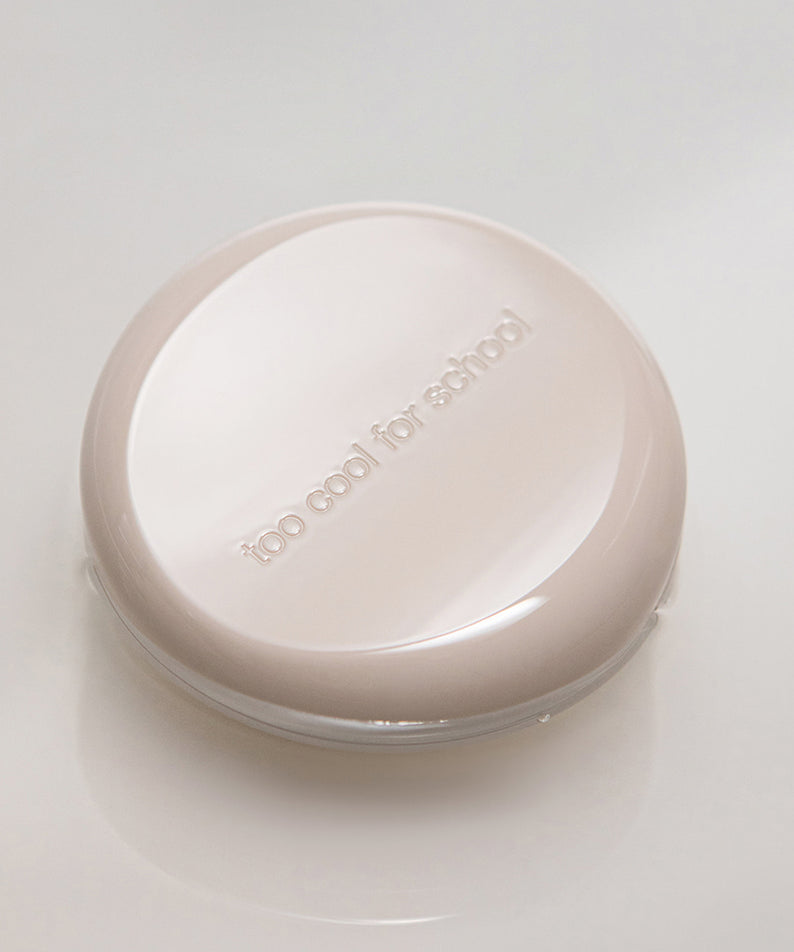 TOO COOL FOR SCHOOL Fixing Dew Cushion [Main Product + Refill] — boîtier crème sur fond clair, vue produit en gros plan.