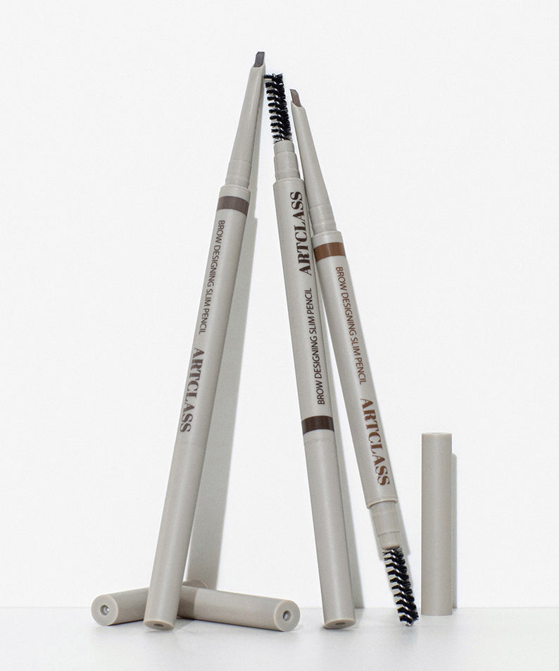 Crayons à sourcils TOO COOL FOR SCHOOL Art Class Brow Designing Slim Pencil élégants et précis en exposition.