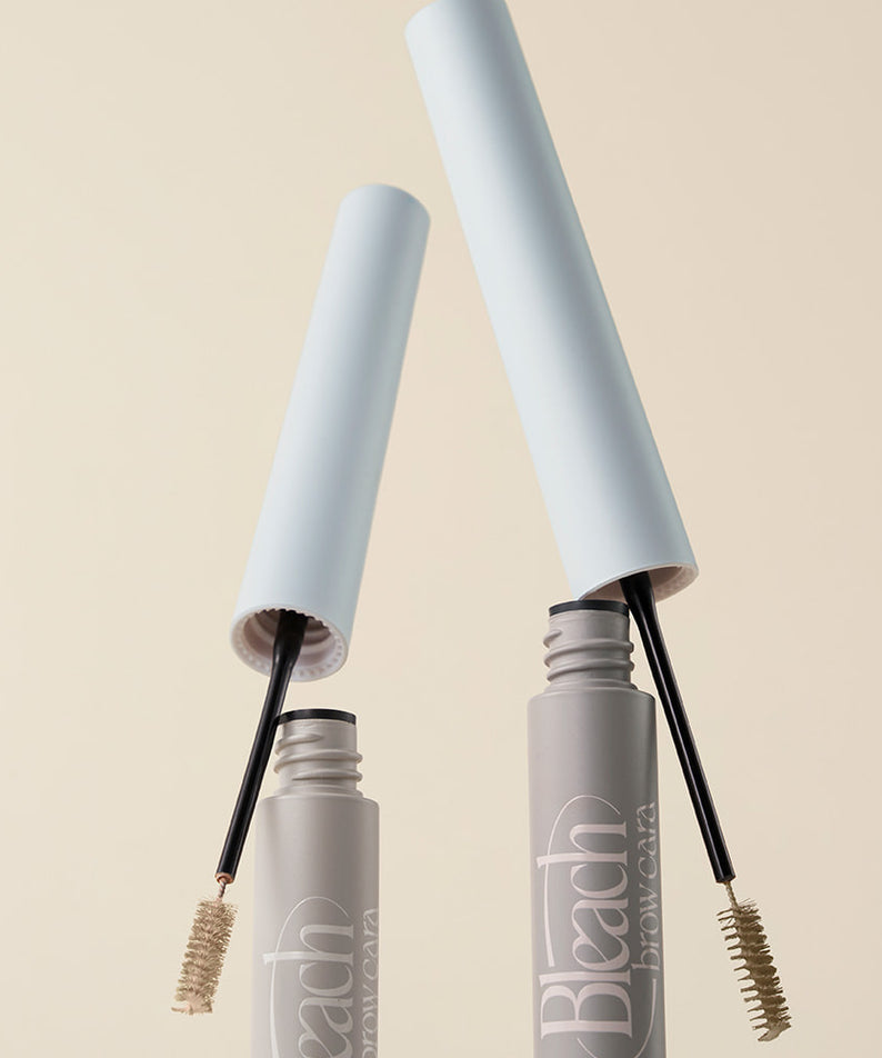 TOO COOL FOR SCHOOL Bleach Brow Cara, mascara pour sourcils, produit cosmétique en présentation, capuchon ouvert.
