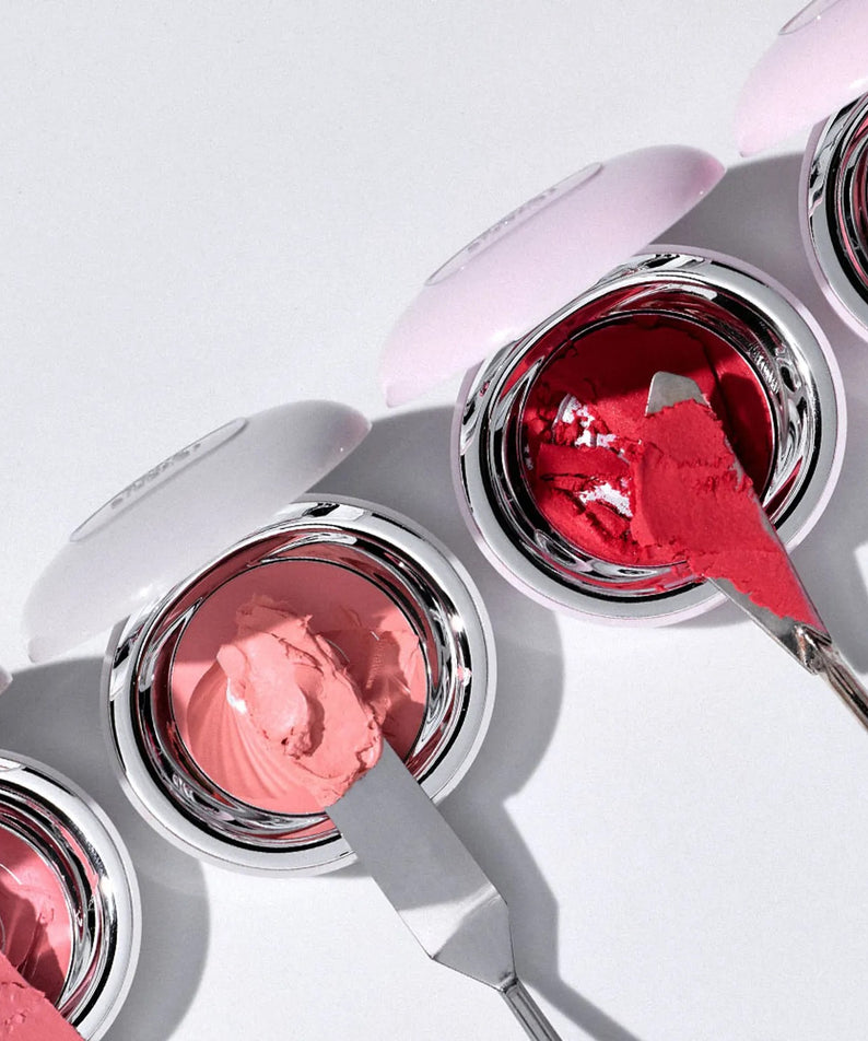 Choix de couleurs pour TOOQ Satin Peach Blossom, maquillage de luxe en pots avec spatules.