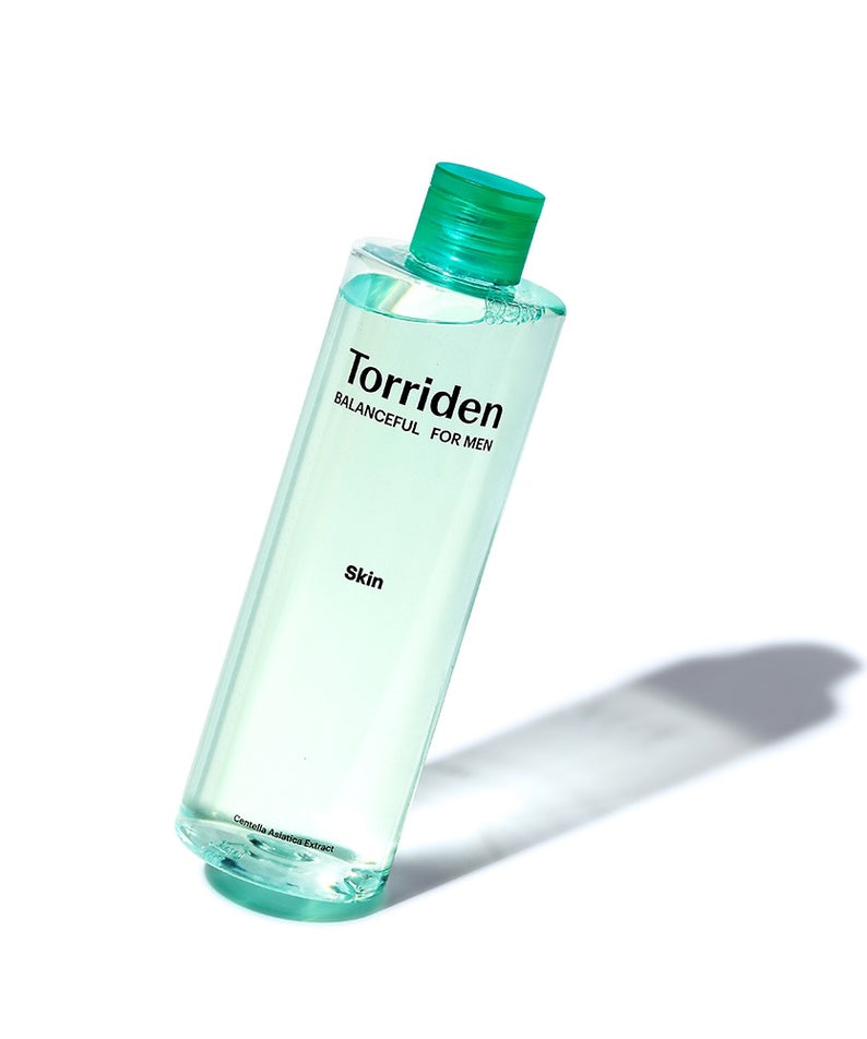 TORRIDEN Balanced For Men Cica Clearing Skin 300ml, flacon transparent vert sur fond blanc, marque Torriden en gros