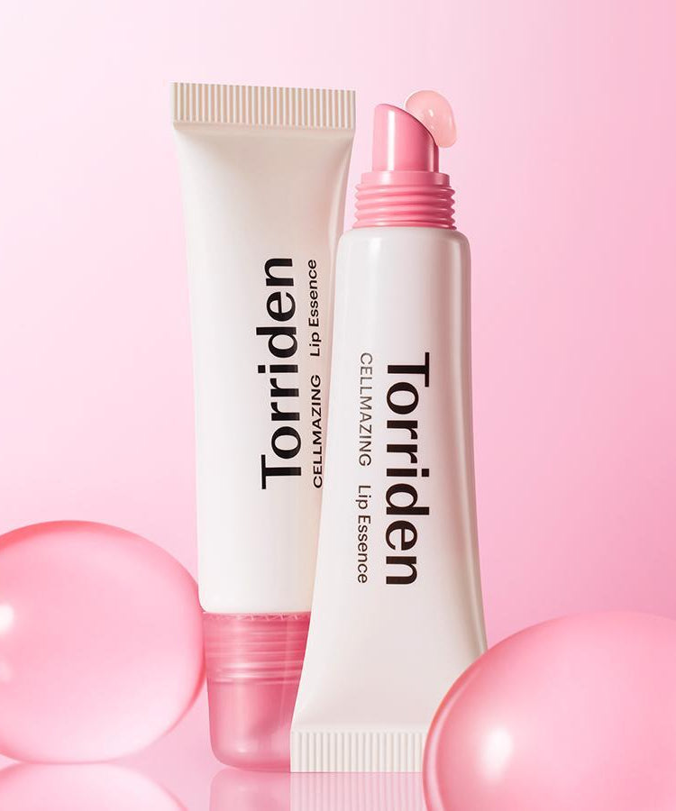TORRIDEN Cellmazing Low Molecular Collagen Volume Lip Essence 11ml, marque Torriden, sur fond rose avec bulles, gros plan produit