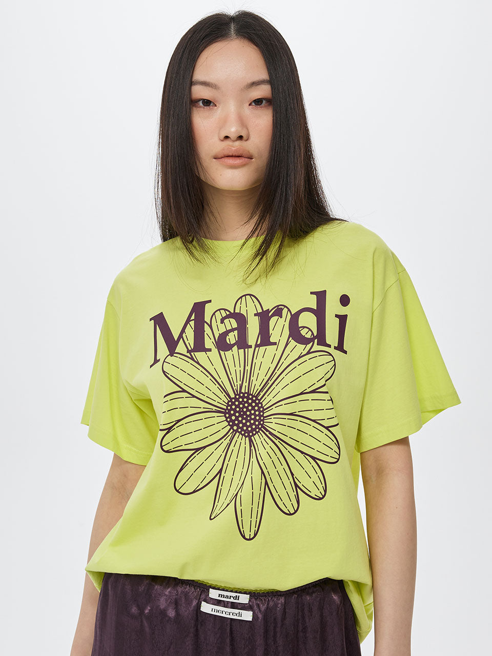 TSHIRT FLOWERMARDI_YELLOW PLUM, T-shirt Mardi Mercredi jaune lime, fleur “Mardi” imprimée, style chic décontracté