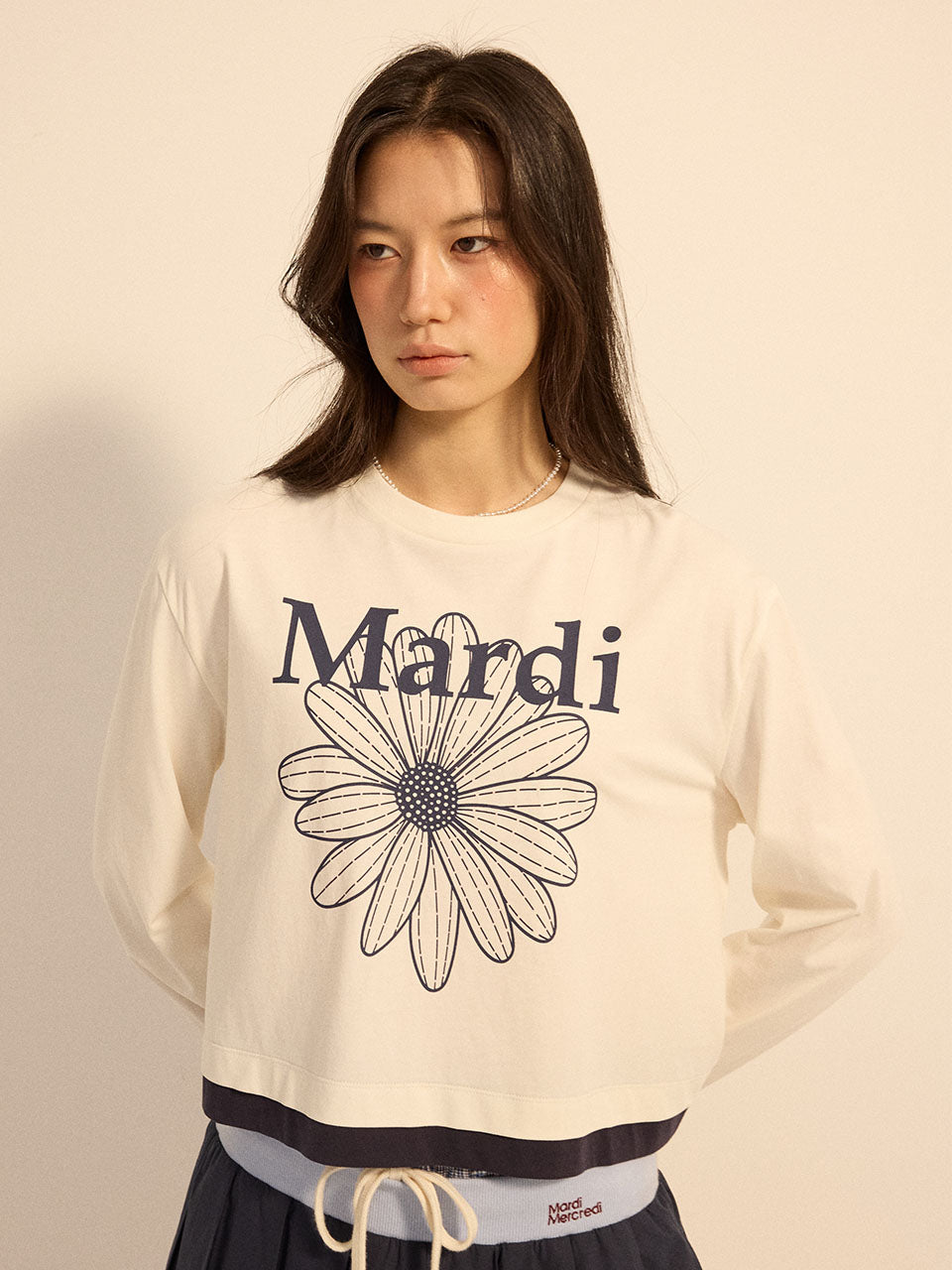 TSHIRT LONG SLEEVE FLOWERMARDI LAYERED DETAIL_CREAM NAVY Mardi Mercredi, t-shirt manches longues crème et marine fleuri