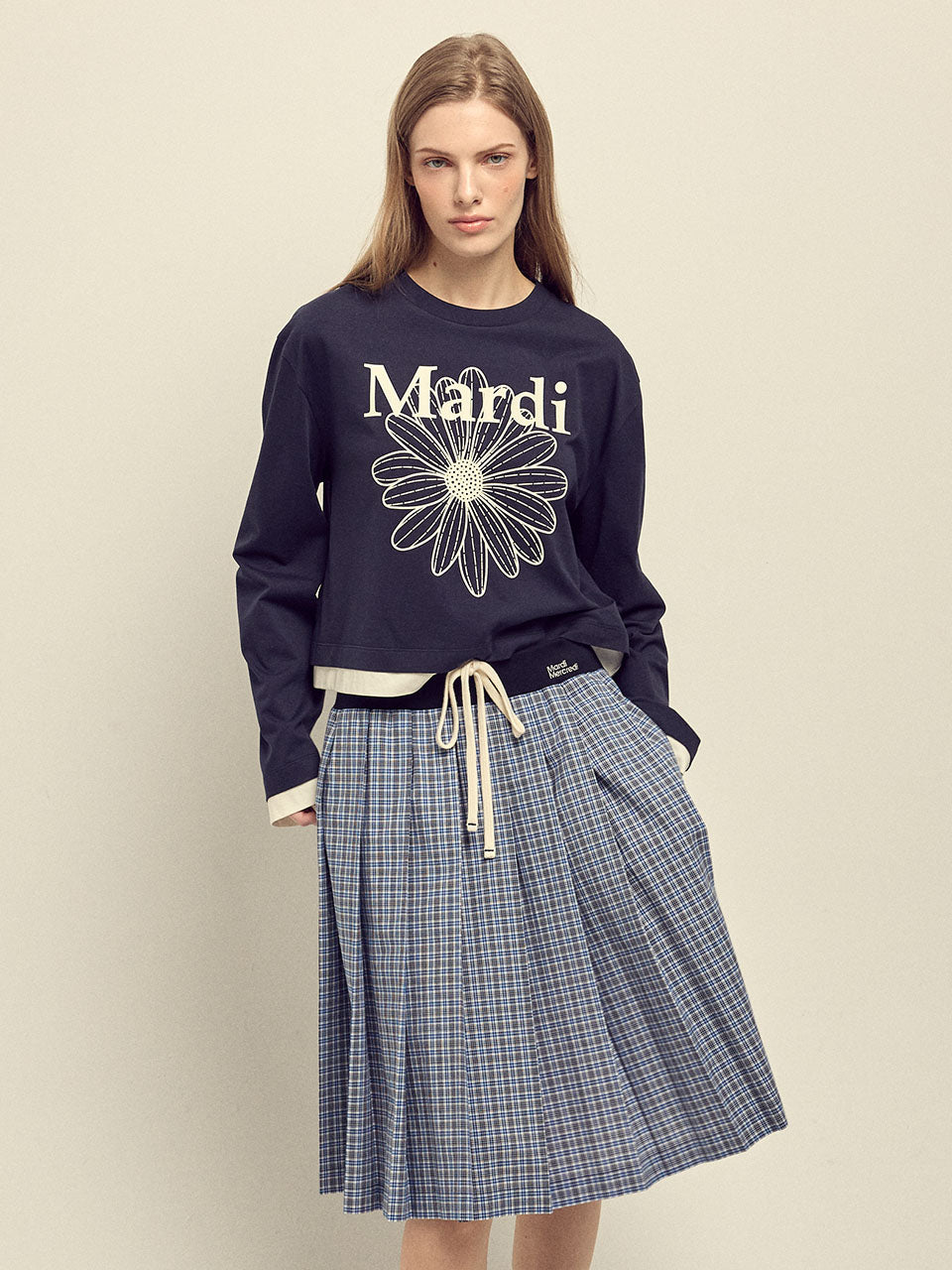 TSHIRT LONG SLEEVE FLOWERMARDI LAYERED DETAIL_NAVY IVORY : t-shirt manches longues Mardi Mercredi, motif fleur, look mi-saison