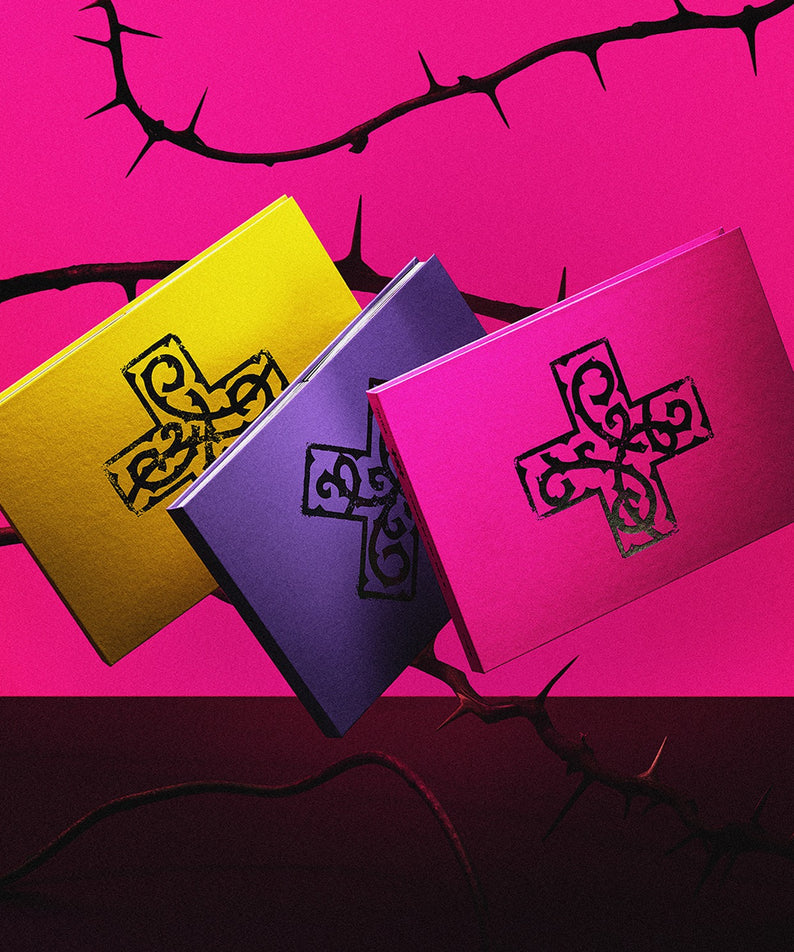 TXT - 7TH YEAR: (Random 1 of 3) - Album Kpop TXT, packs couleur sur fond rose graffiti, produit de marque TXT