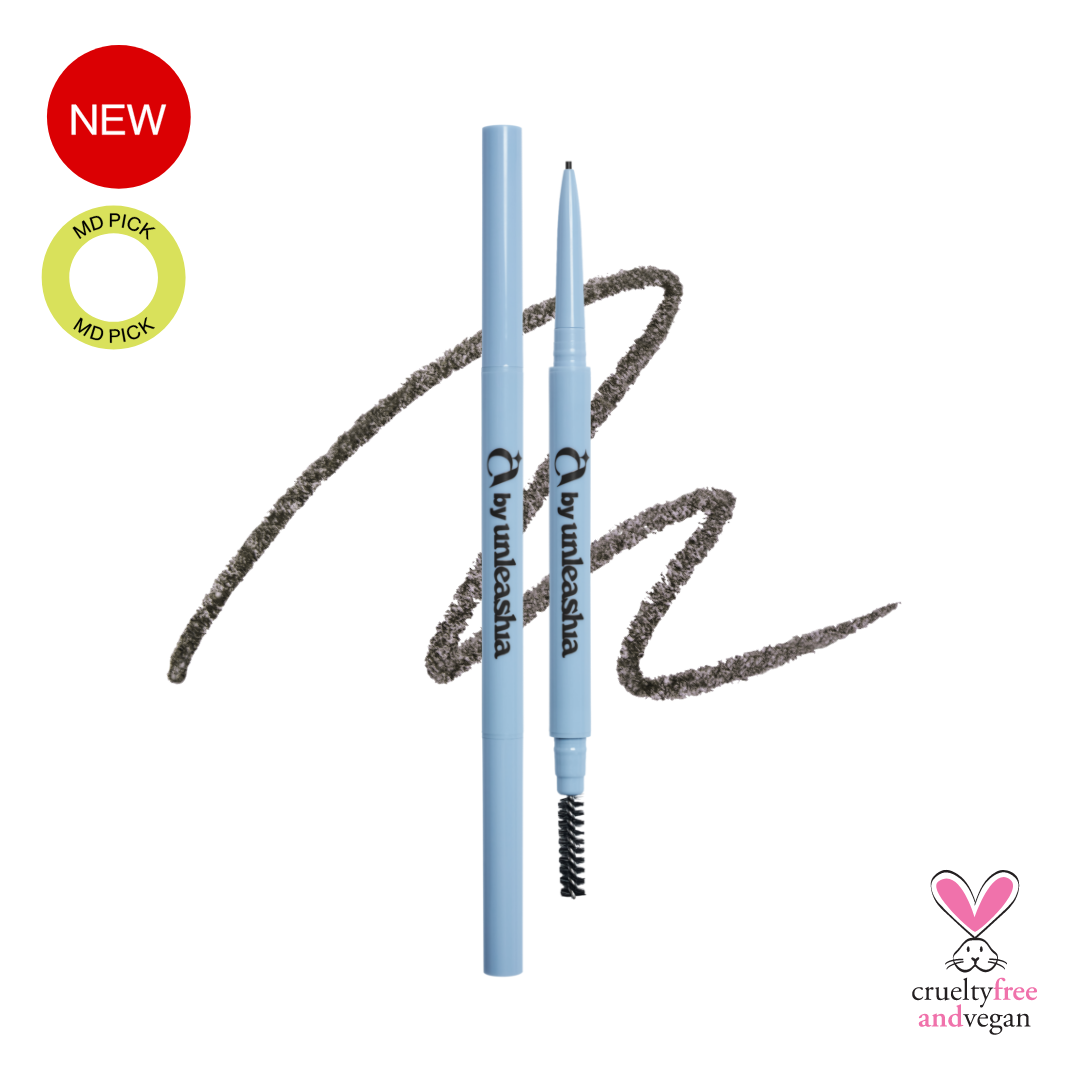 UNLEASHIA Real Fine 1mm Eyebrow Pencil de la marque UNLEASHIA, stylo à sourcils bleu sur traces de maquillage, blanc.