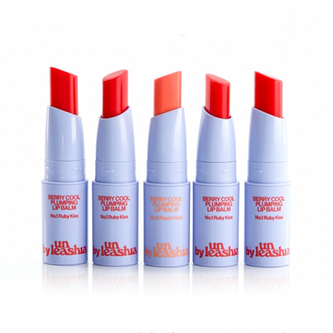 UNLEASHIA the Berry Cool Plumping Lip Balm, by leesha: tubes et bâtons lèvres, fond blanc, visuel produit en français