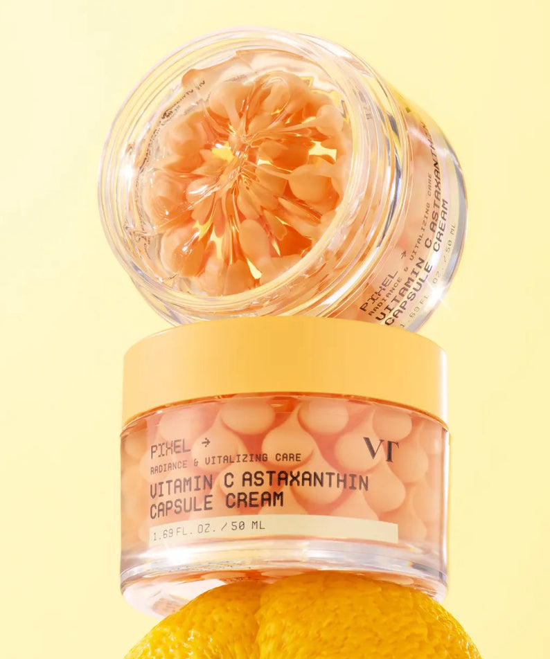 VT COSMETIC Vitamin C Astaxanthin Capsule Cream 50ml : pot de crème sur fond jaune, vue produit VT COSMETIC en gros plan.
