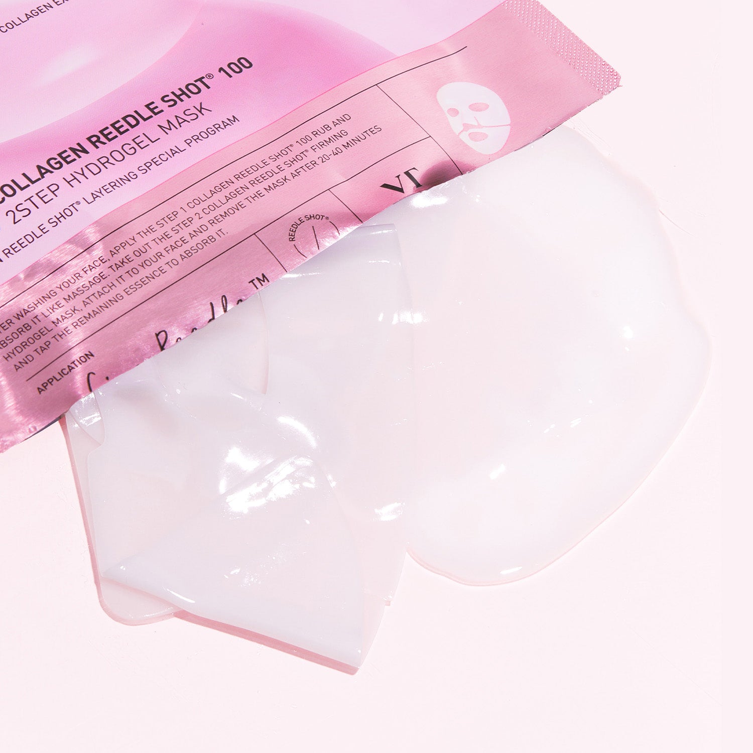 VT COSMETICS  Collagen Riddle Shot 100 2-Step Hydrogel Mask (4 sheets) de VT Cosmetics, masque hydrogel en sachet rose.
