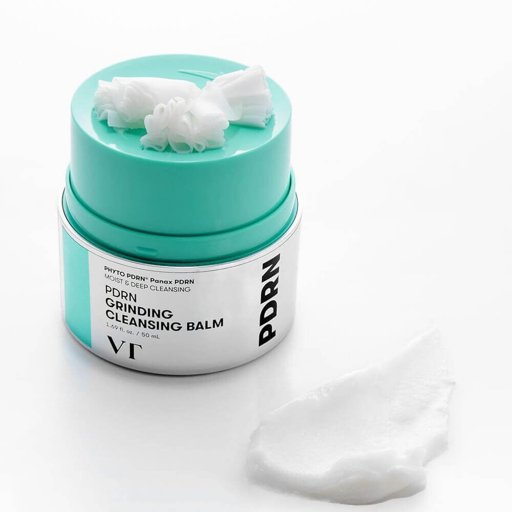 VT COSMETICS PDRN Grinding Cleansing Balm 50ml en pot turquoise VT Cosmetics, texture crème sur fond blanc